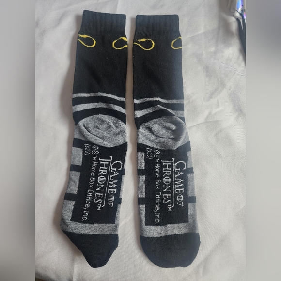 🔥FASHIONABLE "GAMES OF THRONES" SOCKS🔥 - Picture 2 of 3